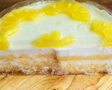 Creamy Cold Pineapple and Yogurt Cake Recipe