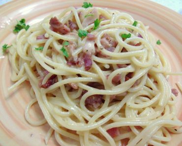 Spaghetti Carbonara (Spaghetti alla Carbonara)